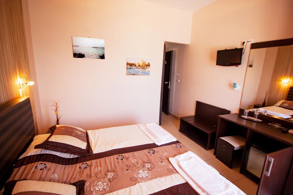 Hotel Plaza *
