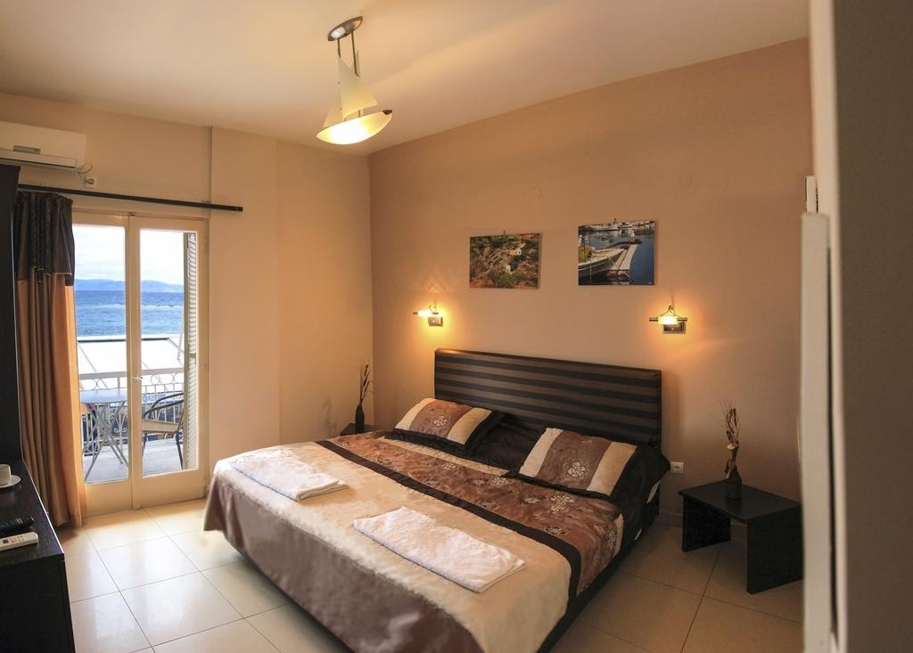 Plaza Hotel Aegina